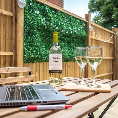 Welcome - Business Or Pleasure! Southampton 'City Vibes' # Stylish Apartment With Outdoor Courtyard! 1-4 Guests Book Your City Break Or Pre-Cruise Stay! Close To Mayflower Theatre, Universities, Cruise Terminals, Hospitals & Shops! Exterior foto