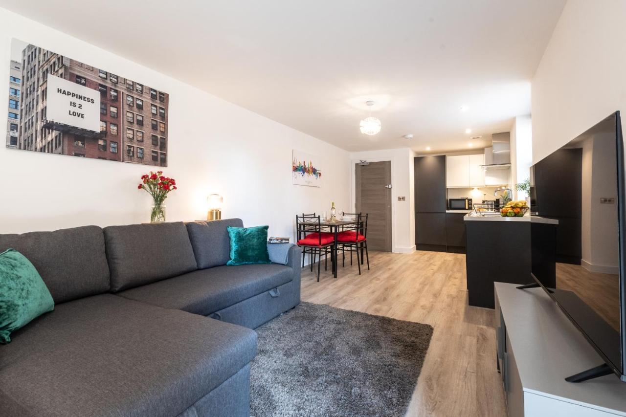 Welcome - Business Or Pleasure! Southampton 'City Vibes' # Stylish Apartment With Outdoor Courtyard! 1-4 Guests Book Your City Break Or Pre-Cruise Stay! Close To Mayflower Theatre, Universities, Cruise Terminals, Hospitals & Shops! Exterior foto
